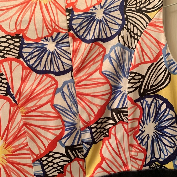 XOXO juniors sz 3 floral dress with flower accent - Picture 4 of 4